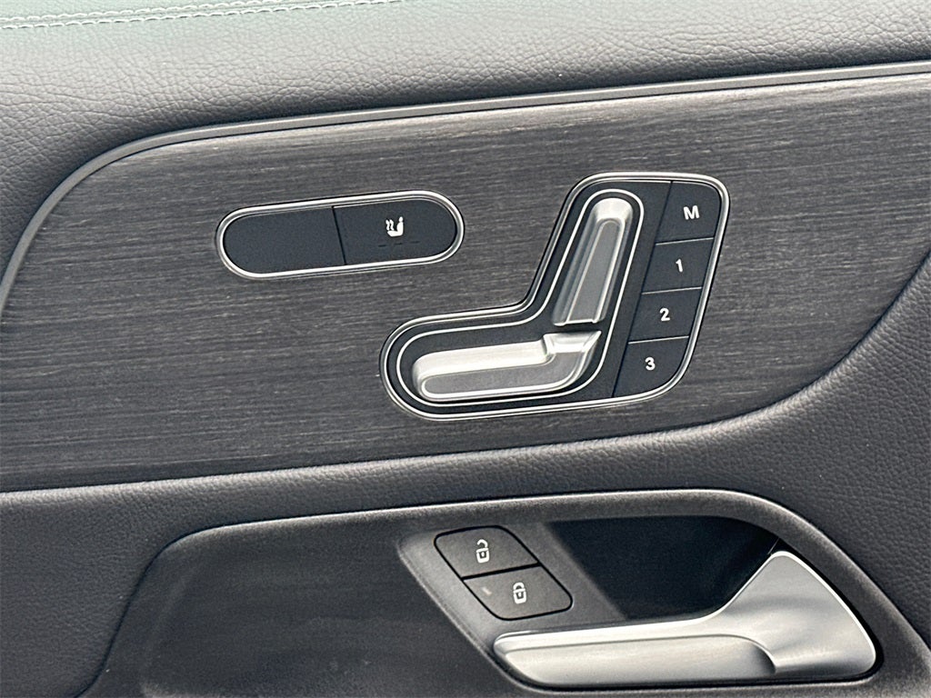 2025 Mercedes-Benz GLB GLB 250