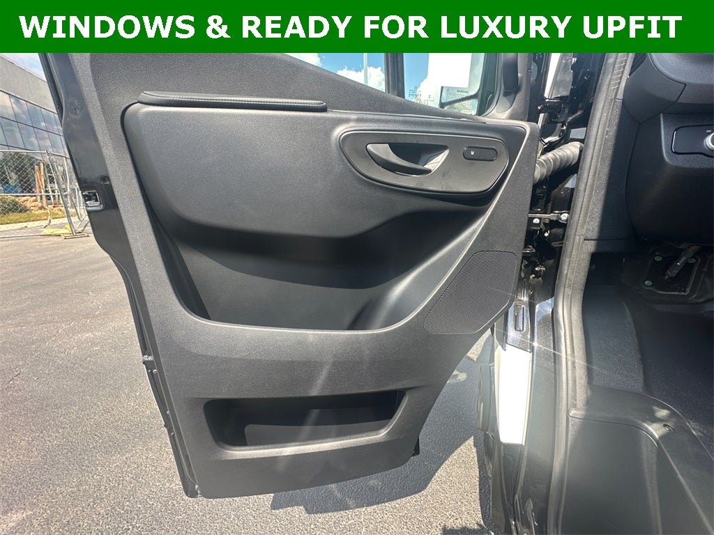 2025 Mercedes-Benz Sprinter 3500 Cargo 170 WB Extended