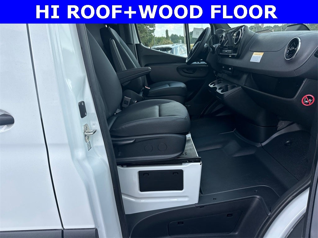 2025 Mercedes-Benz Sprinter 2500 Cargo 144 WB