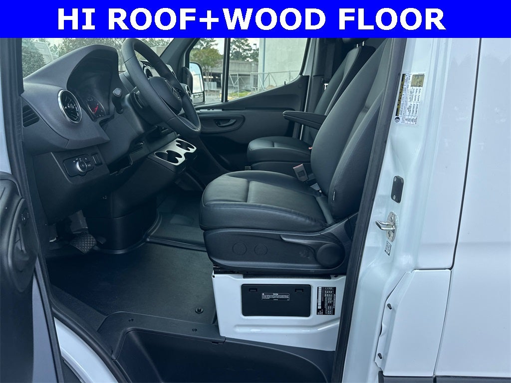 2025 Mercedes-Benz Sprinter 2500 Cargo 144 WB