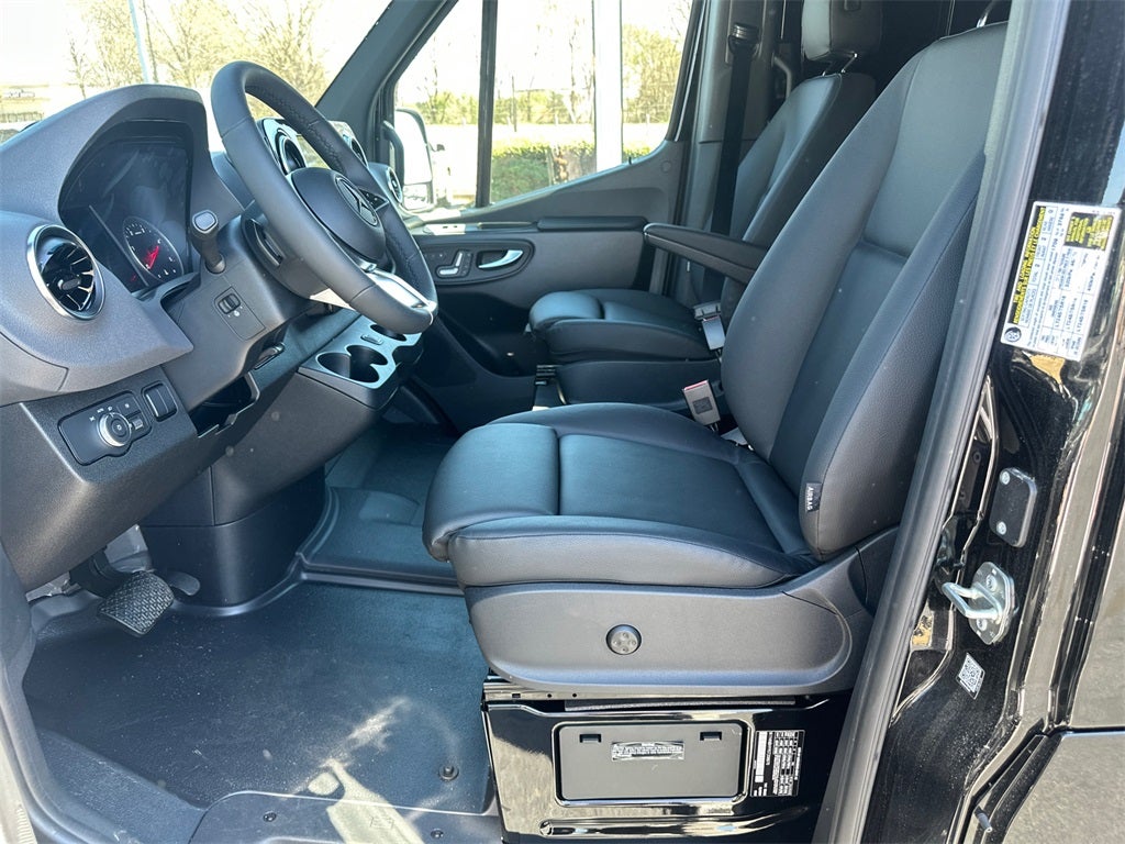 2025 Mercedes-Benz Sprinter 2500 Cargo 144 WB